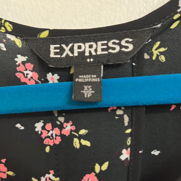 Express - XS - Floral Low Open back sleeveless top - Picture 3 of 4
